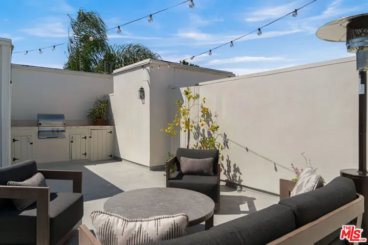 11690 Montana Avenue Ph301, Los Angeles, California 90049