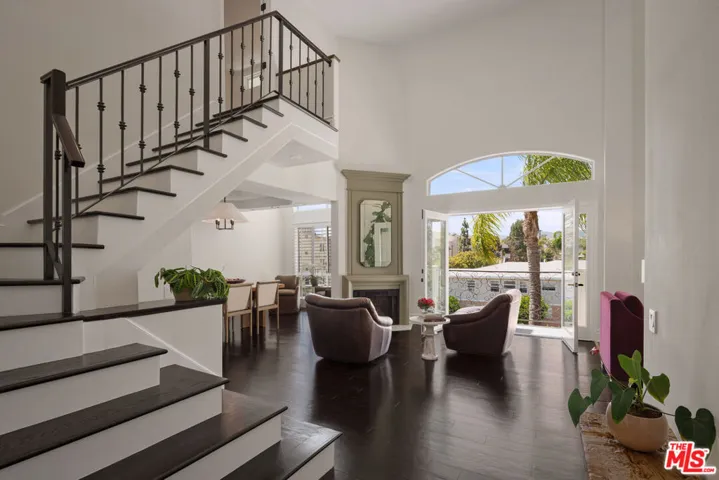 11690 Montana Avenue Ph301, Los Angeles, California 90049