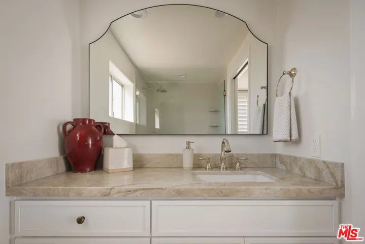 11690 Montana Avenue Ph301, Los Angeles, California 90049