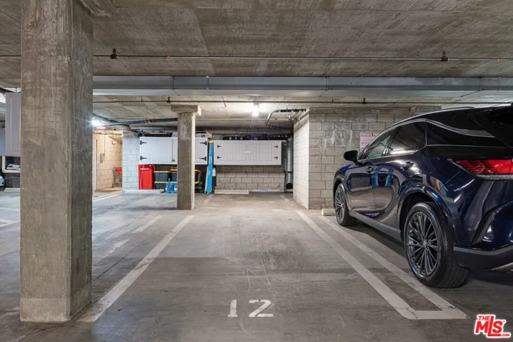 11690 Montana Avenue Ph301, Los Angeles, California 90049
