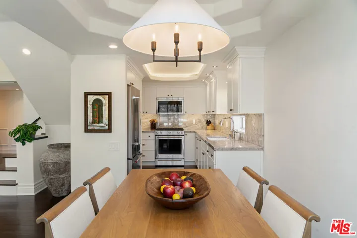 11690 Montana Avenue Ph301, Los Angeles, California 90049
