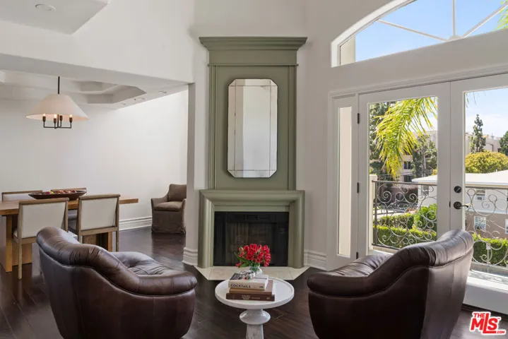 11690 Montana Avenue Ph301, Los Angeles, California 90049