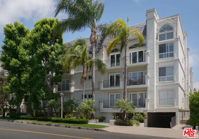 11690 Montana Avenue Ph301, Los Angeles, California 90049
