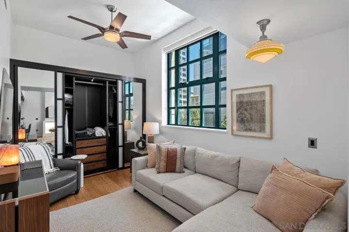 700 W E St 403, San Diego, California 92101