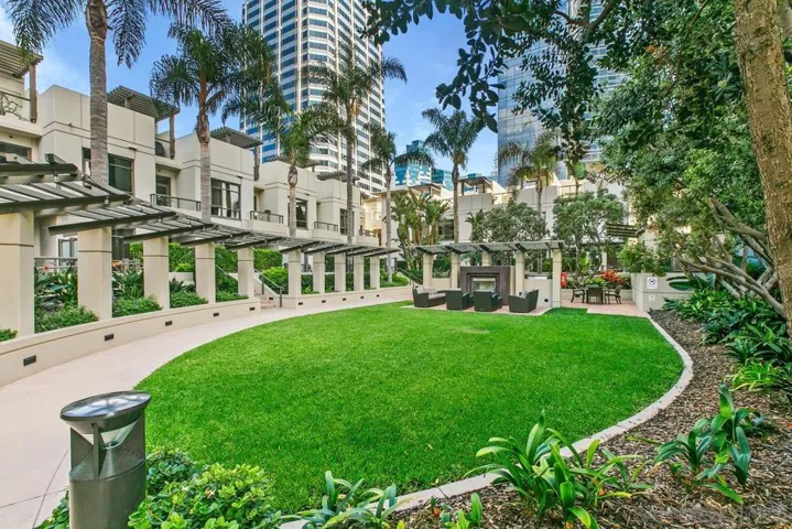 700 W E St 403, San Diego, California 92101