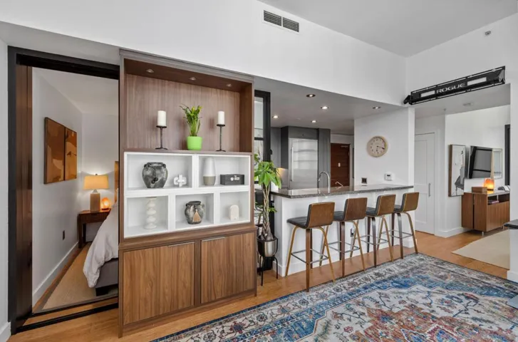 700 W E St 403, San Diego, California 92101