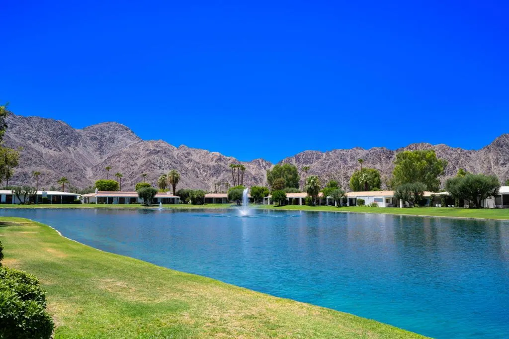 27-web-or-mls-KS_Lago_Miller_0726_027