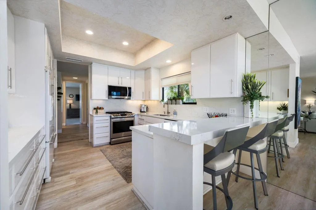 31-web-or-mls-KS_Lago_Miller_0726_031