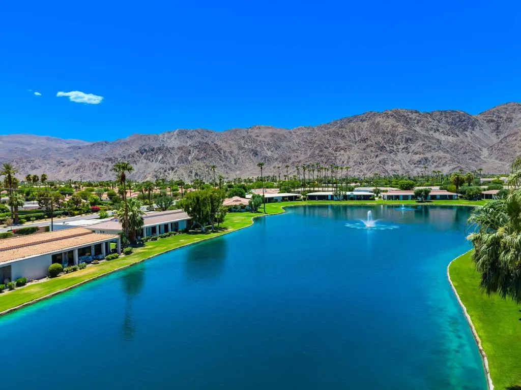 4-web-or-mls-KS_Lago_Miller_0726_004