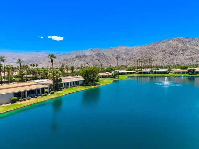 5-web-or-mls-KS_Lago_Miller_0726_005