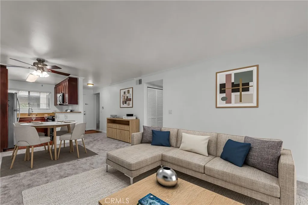 5500 Owensmouth Avenue 228, Woodland Hills, California 91367 — photo 4