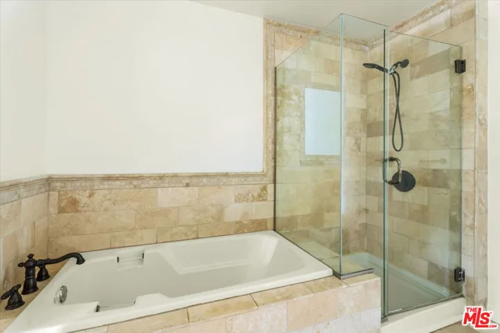 417 S Westmoreland Avenue 404, Los Angeles, California 90020
