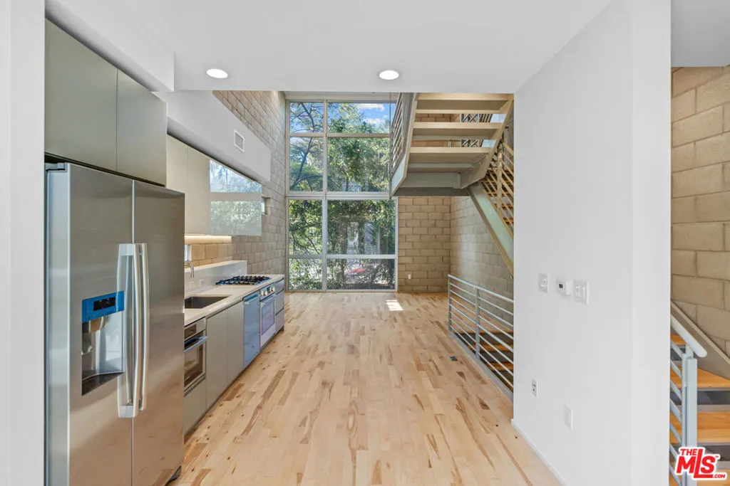 3450 Cahuenga Boulevard 801, Los Angeles, California 90068 — photo 5