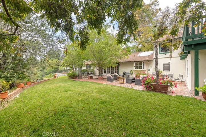 11446 Amanda Drive, Studio City, California 91604