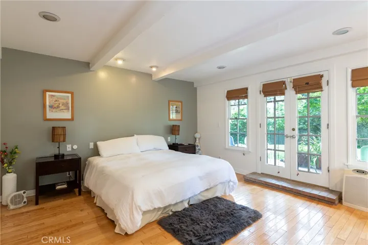 11446 Amanda Drive, Studio City, California 91604