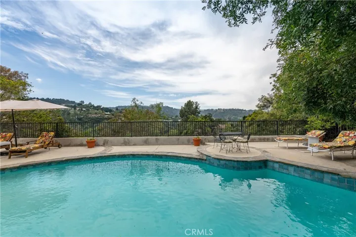 11446 Amanda Drive, Studio City, California 91604
