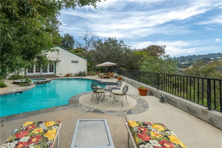 11446 Amanda Drive, Studio City, California 91604