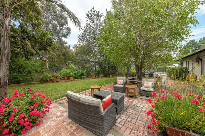 11446 Amanda Drive, Studio City, California 91604