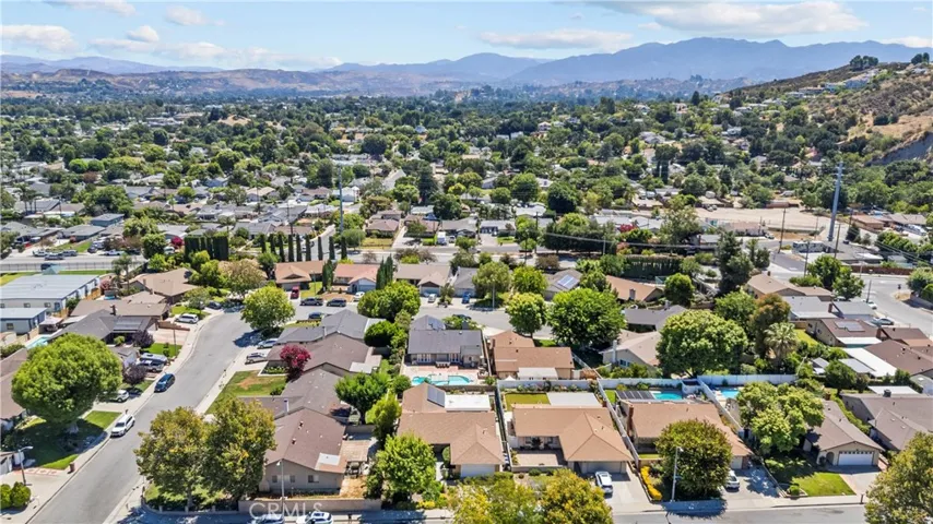 25074 Kerry Robin, Newhall, California 91321