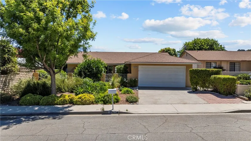 25074 Kerry Robin, Newhall, California 91321