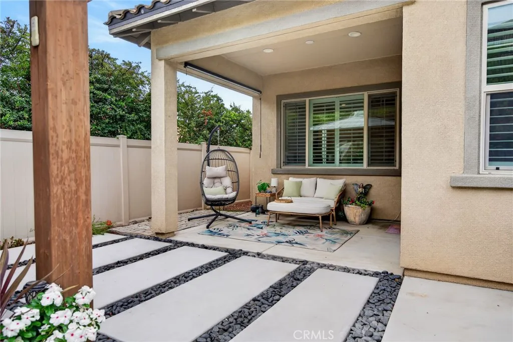 Covered California room