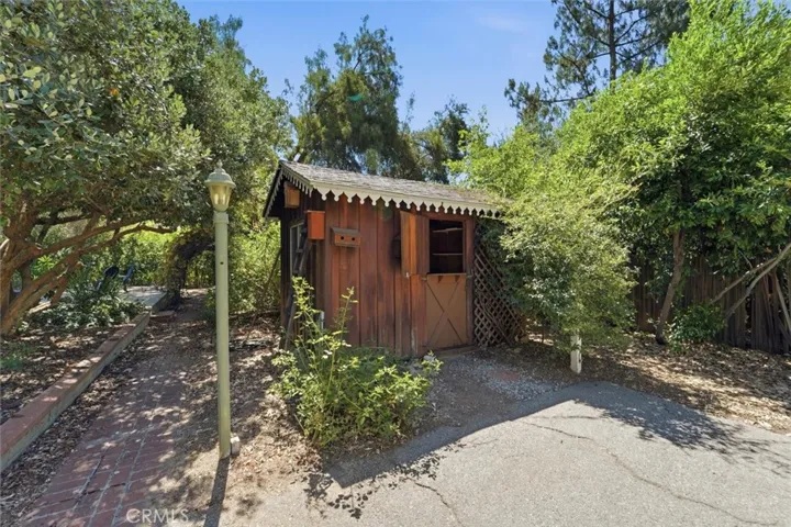 4630 Gould Avenue, La Canada Flintridge, California 91011
