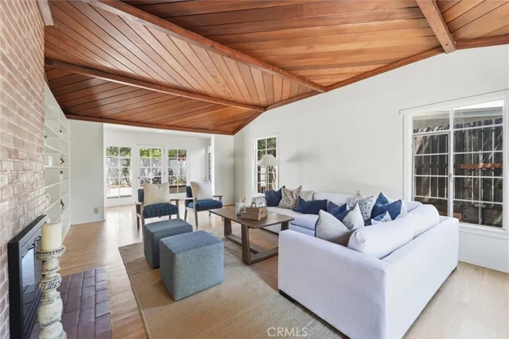 4630 Gould Avenue, La Canada Flintridge, California 91011