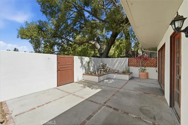 4630 Gould Avenue, La Canada Flintridge, California 91011