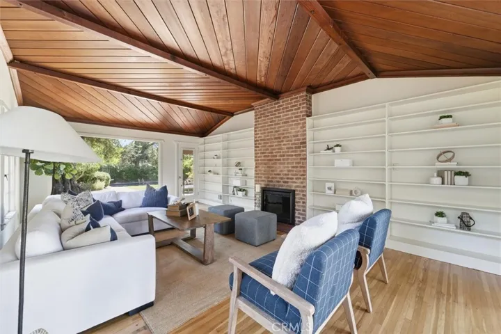 4630 Gould Avenue, La Canada Flintridge, California 91011