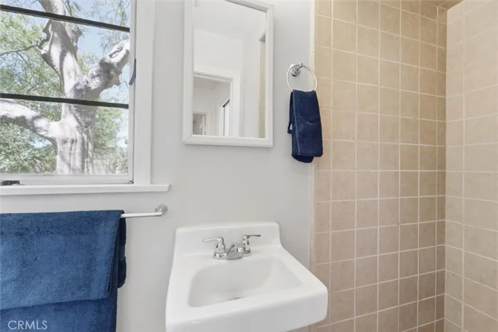 4630 Gould Avenue, La Canada Flintridge, California 91011