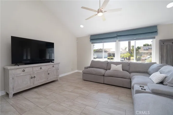 1750 Greenview, Corona, California 92878