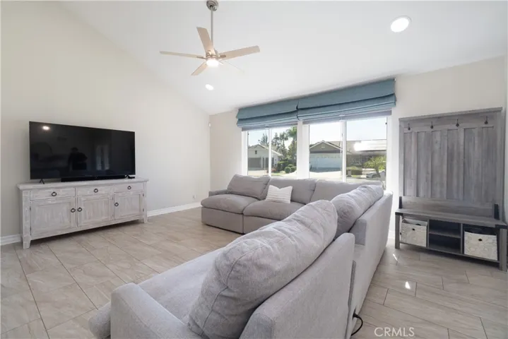 1750 Greenview, Corona, California 92878