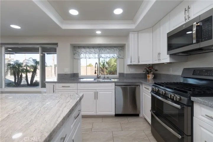 1750 Greenview, Corona, California 92878