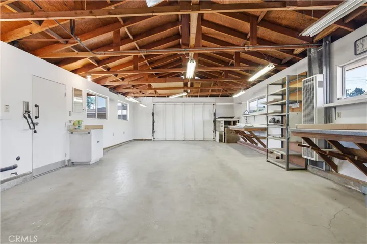 This garage can be a great opportunity for car enthusiasts, workshop, storage and possible ADU.