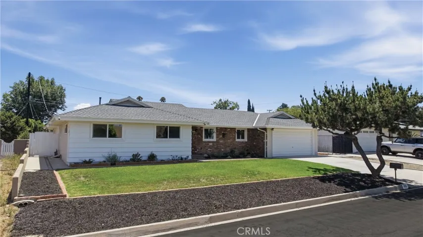 632 S. Donna Beth Ave located on a cul-de-sac, inside tract location.