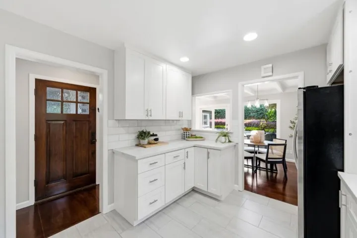 448 Emerald Avenue, San Carlos, California 94070