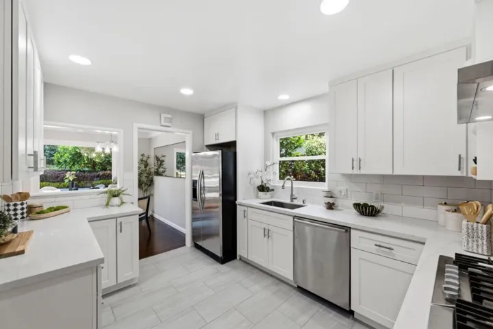 448 Emerald Avenue, San Carlos, California 94070