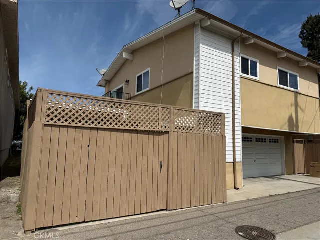 2014 Peyton Avenue, Burbank, California 91504