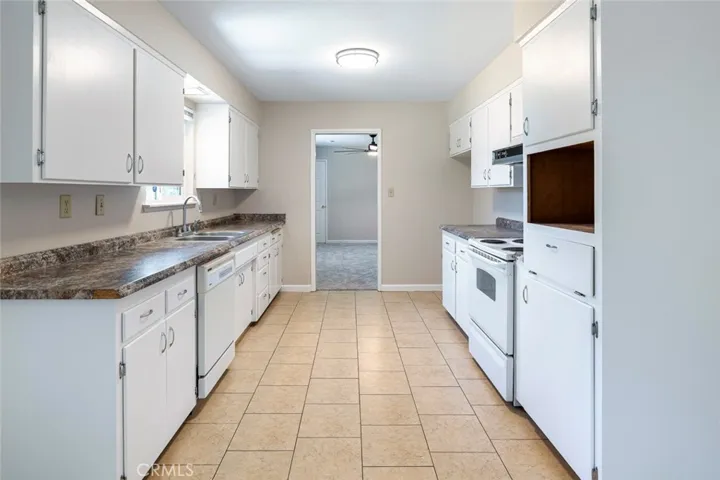 1122 Kensington Drive, Merced, California 95340