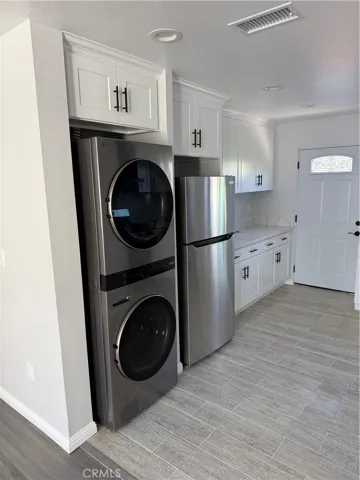 22124 Covello, Canoga Park, California 91303