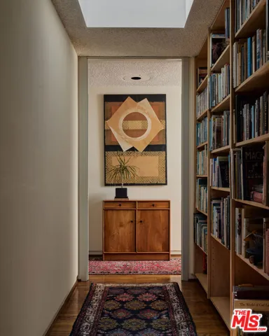 344 S Cliffwood Avenue, Los Angeles, California 90049
