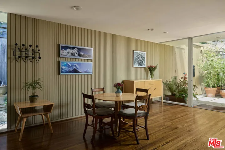 344 S Cliffwood Avenue, Los Angeles, California 90049