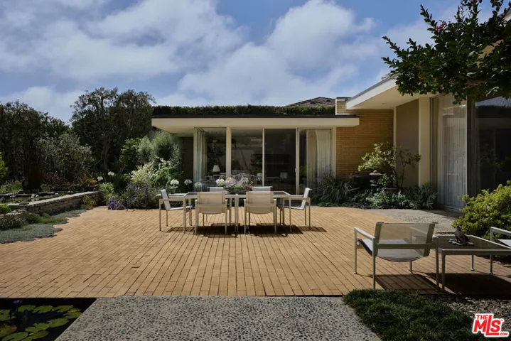 344 S Cliffwood Avenue, Los Angeles, California 90049
