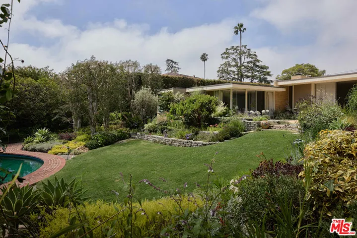 344 S Cliffwood Avenue, Los Angeles, California 90049