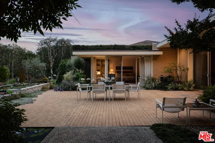 344 S Cliffwood Avenue, Los Angeles, California 90049