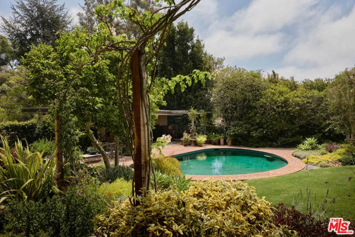 344 S Cliffwood Avenue, Los Angeles, California 90049
