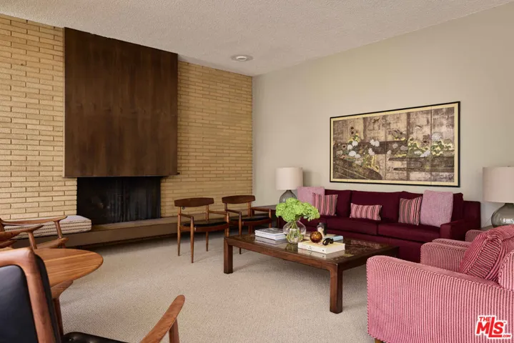 344 S Cliffwood Avenue, Los Angeles, California 90049