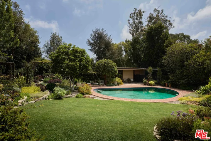 344 S Cliffwood Avenue, Los Angeles, California 90049