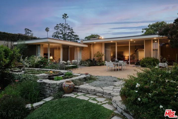 344 S Cliffwood Avenue, Los Angeles, California 90049