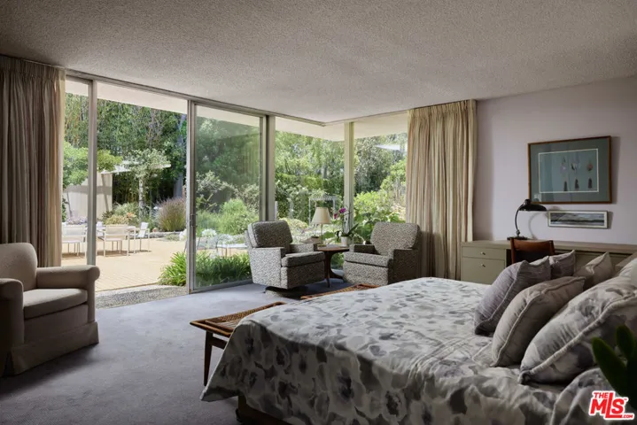 344 S Cliffwood Avenue, Los Angeles, California 90049